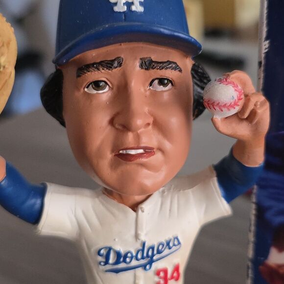 Los Angeles Dodgers 2006 Fernando Valenzuela Bobblehead - Picture 13 of 16